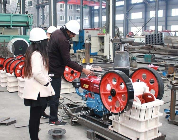 Customers visit factory for our Small Mobile Diesel Engine Jaw Crusher