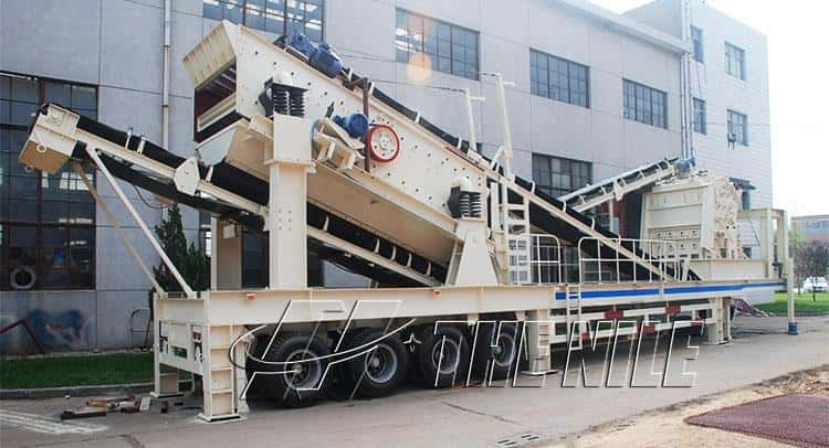 Mobile crushing plant in our factory