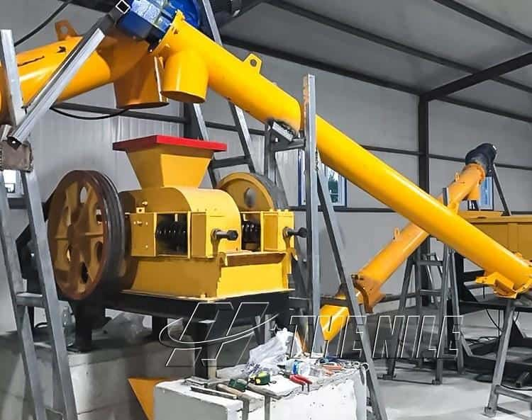 Double Roll Crusher in Site